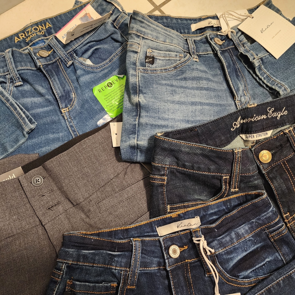 Arizona Jean Company Women's High Rise Light Blue Jeans